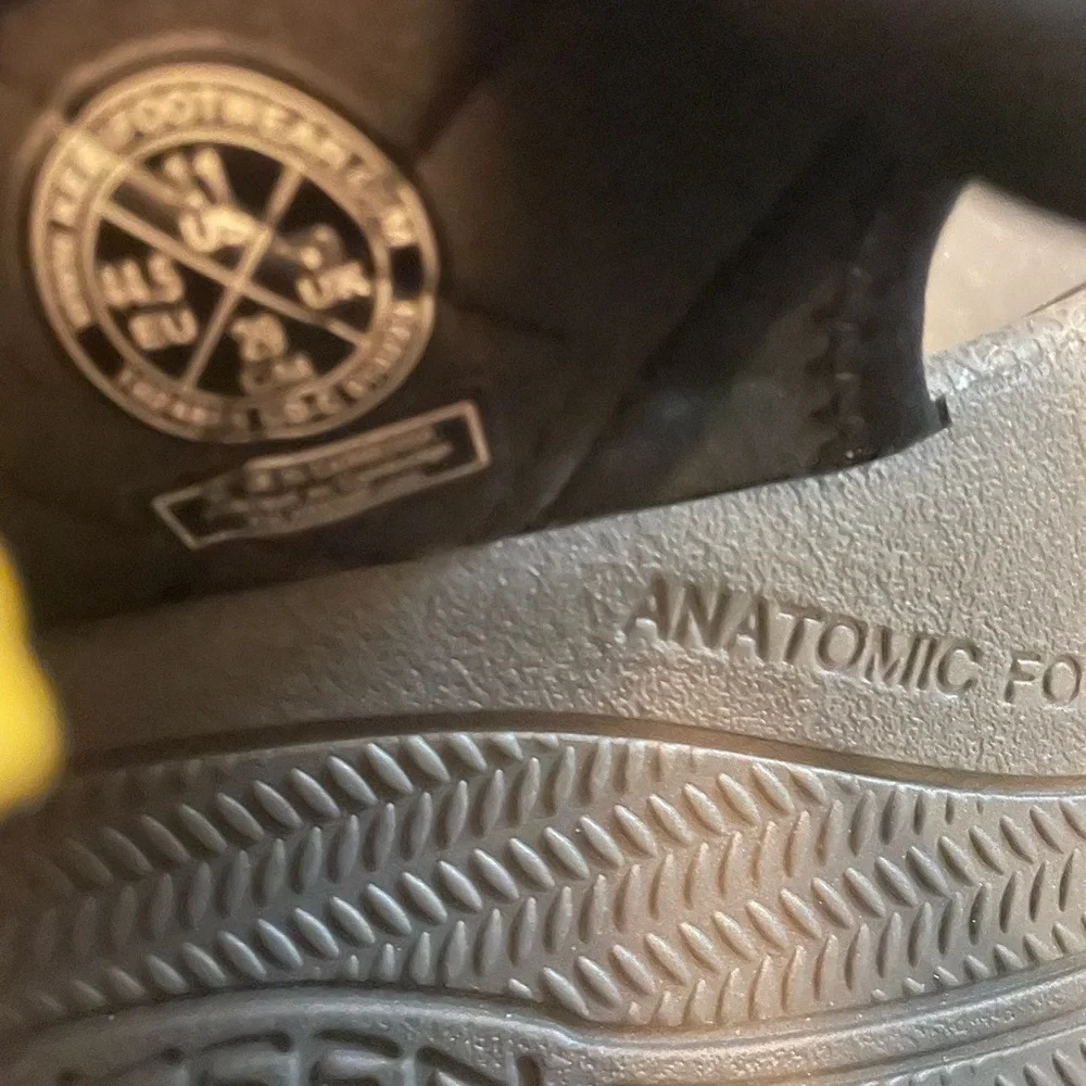 Keen durable black